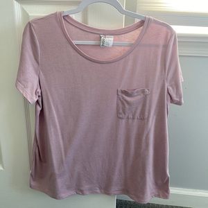 An H&M size medium tshirt.